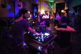 Hochzeit Hollerhof 2021-3 Elektroparty bis in die Morgenstunden-im-Tanzsaal