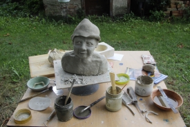 Kunsttherapie-Arbeitsplatz im Garten