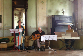Kleines-Konzert-im-Saal